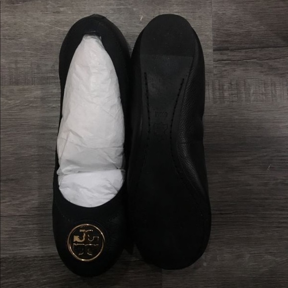 Tory Burch Caroline 2 FLATS with big emblem - Picture 2 of 4